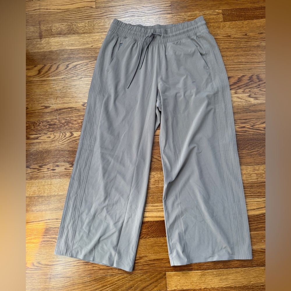 Athleta Avenue Wide Leg Crop Pant Pyrite
